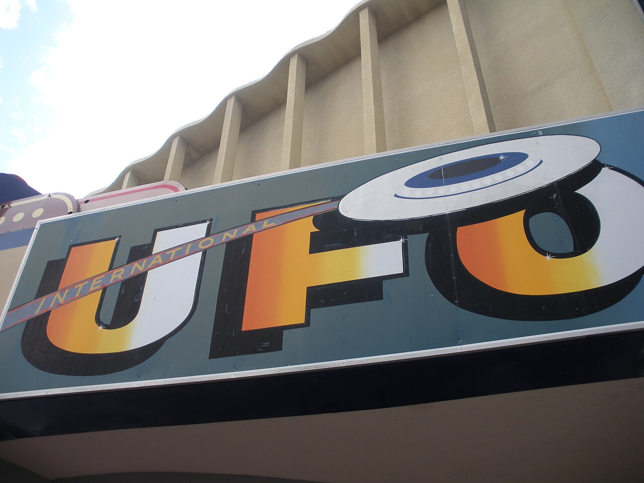UFO sign on the exterior of the Roswell museum